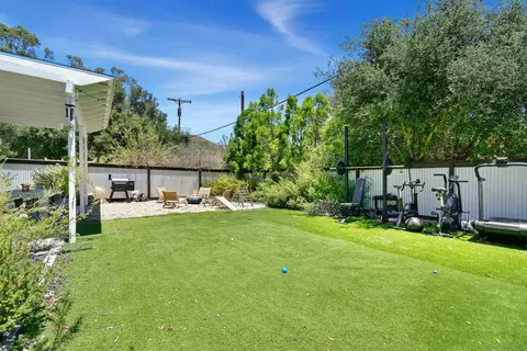 Exterior - 20102 Elm Ln, Escondido, CA 92029 photo 2 of 8