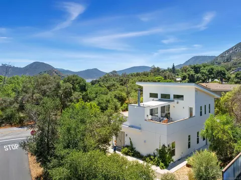 View/Area - 20102 Elm Ln, Escondido, CA 92029 photo 1 of 6