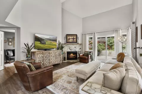 Living - 2708 Grove Ave, Carlsbad, CA 92008 photo 3 of 4
