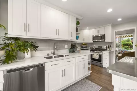 Kitchen - 2708 Grove Ave, Carlsbad, CA 92008 photo 4 of 7