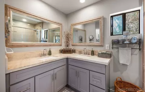 Bath - 2708 Grove Ave, Carlsbad, CA 92008 photo 4 of 4