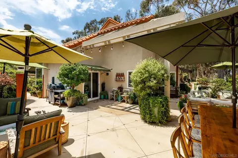 Exterior - 2708 Grove Ave, Carlsbad, CA 92008 photo 19 of 24