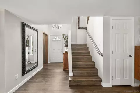 Entry Way - 2708 Grove Ave, Carlsbad, CA 92008 photo 1 of 1