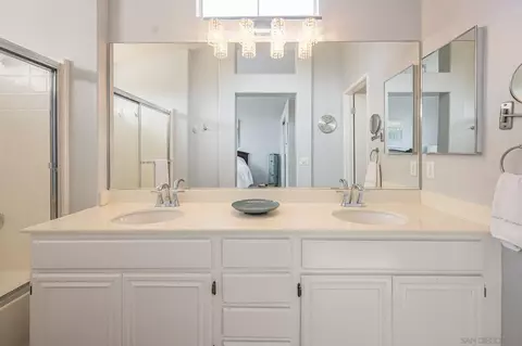 Bath - 4640 Los Alamos Way #A, Oceanside, CA 92057 photo 3 of 4