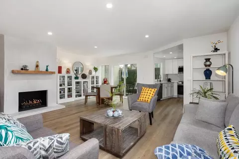 2819 Unicornio St, Carlsbad, CA 92009