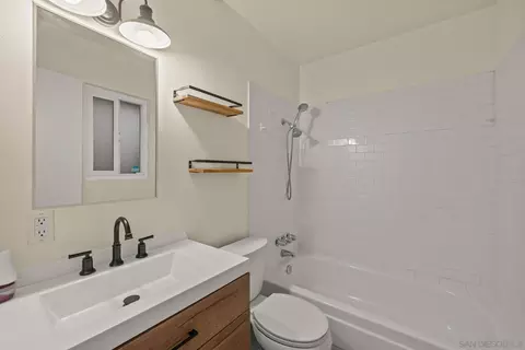 Bath - 2155 E Washington Ave, Escondido, CA 92027 photo 2 of 2