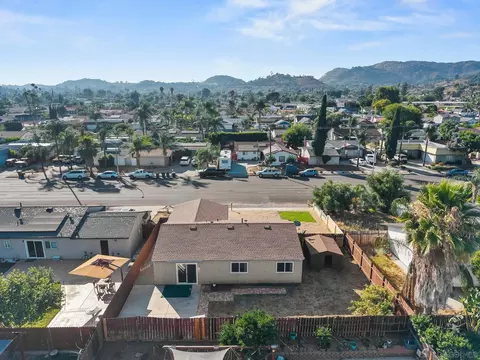 View/Area - 2155 E Washington Ave, Escondido, CA 92027 photo 6 of 14
