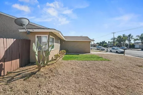 Exterior - 2155 E Washington Ave, Escondido, CA 92027 photo 7 of 14