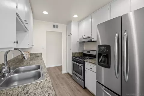Kitchen - 2155 E Washington Ave, Escondido, CA 92027 photo 3 of 7