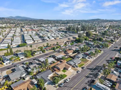 View/Area - 2155 E Washington Ave, Escondido, CA 92027 photo 12 of 14