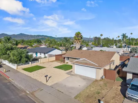 View/Area - 2155 E Washington Ave, Escondido, CA 92027 photo 3 of 14