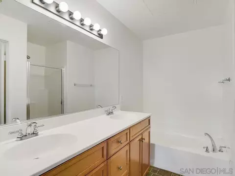 Bath - 10214 Daybreak Ln #5, Santee, CA 92071 photo 2 of 5