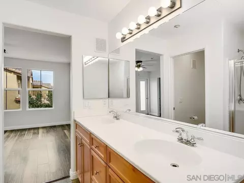 Bath - 10214 Daybreak Ln #5, Santee, CA 92071 photo 3 of 5