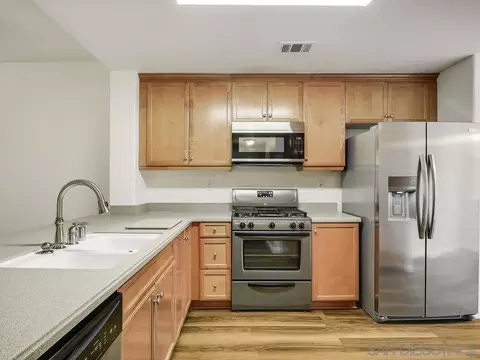 Kitchen - 10214 Daybreak Ln #5, Santee, CA 92071 photo 3 of 4