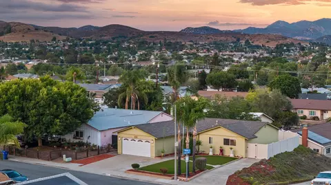 9447 Medina Dr, Santee, CA 92071 photo 2