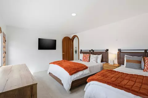 Bedroom - 1047 Highland Dr, Del Mar, CA 92014 photo 15 of 15