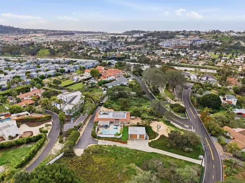 View/Area - 1047 Highland Dr, Del Mar, CA 92014 photo 6 of 6
