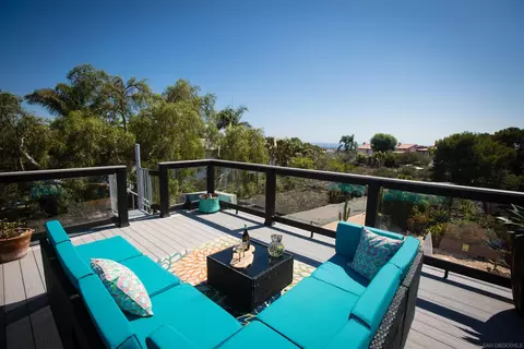 Exterior - 1047 Highland Dr, Del Mar, CA 92014 photo 5 of 30