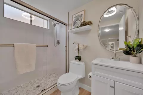 Bath - 13710 Ahwahnee Way, Poway, CA 92064 photo 1 of 4