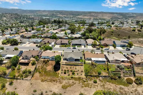 View/Area - 13710 Ahwahnee Way, Poway, CA 92064 photo 3 of 5