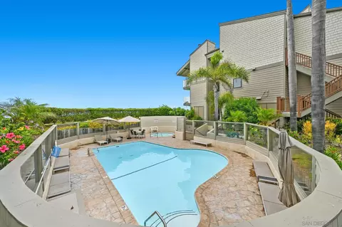 Exterior - 337 W I St, Encinitas, CA 92024 photo 3 of 8