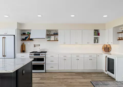 Kitchen - 579 Hygeia Ave #A, Encinitas, CA 92024 photo 5 of 6