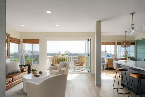 Living - 579 Hygeia Ave #A, Encinitas, CA 92024 photo 2 of 3
