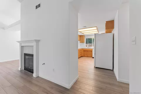 Entry Way - 321 Pepper Dr, Tehachapi, CA 93561 photo 1 of 1