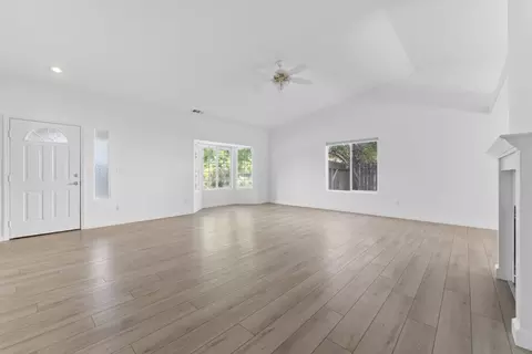 Living - 321 Pepper Dr, Tehachapi, CA 93561 photo 1 of 2