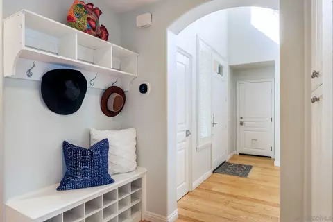 Entry Way - 1265 Veronica Ct, Carlsbad, CA 92011 photo 2 of 4