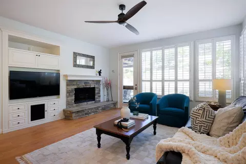 Living - 1265 Veronica Ct, Carlsbad, CA 92011 photo 3 of 4