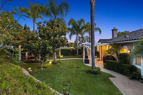 Exterior - 1652 Daybreak Pl, Escondido, CA 92027 photo 5 of 22