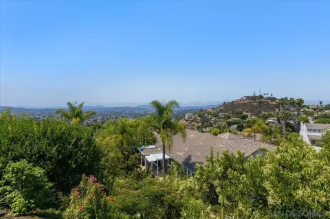 View/Area - 1652 Daybreak Pl, Escondido, CA 92027 photo 11 of 12
