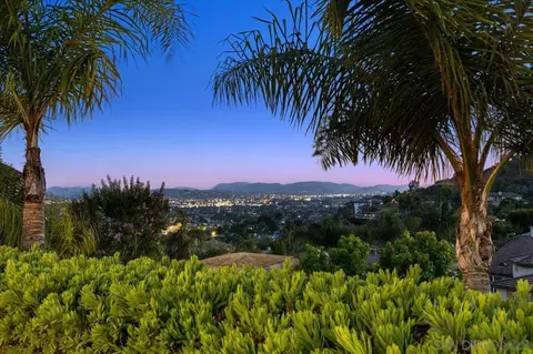View/Area - 1652 Daybreak Pl, Escondido, CA 92027 photo 5 of 12