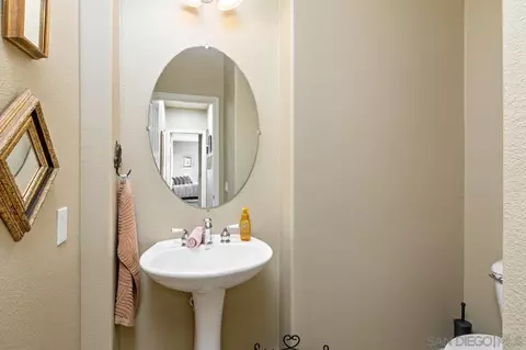 Bath - 1652 Daybreak Pl, Escondido, CA 92027 photo 4 of 4