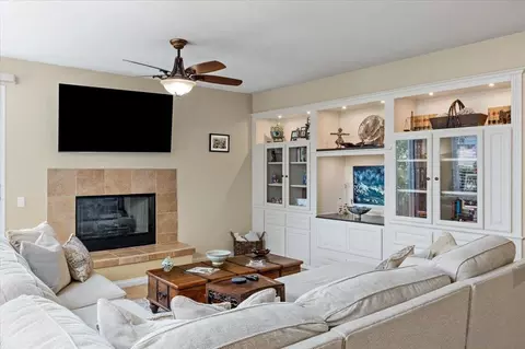 Living - 1652 Daybreak Pl, Escondido, CA 92027 photo 3 of 3