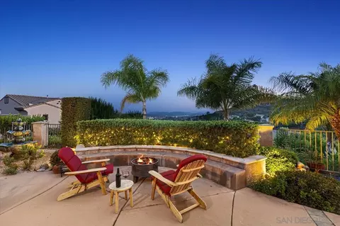 Exterior - 1652 Daybreak Pl, Escondido, CA 92027 photo 6 of 22