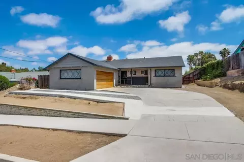 1438 Moon Rd, Vista, CA 92083 photo 2