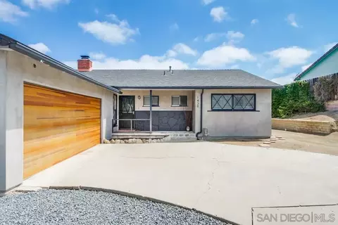 1438 Moon Rd, Vista, CA 92083 photo 4
