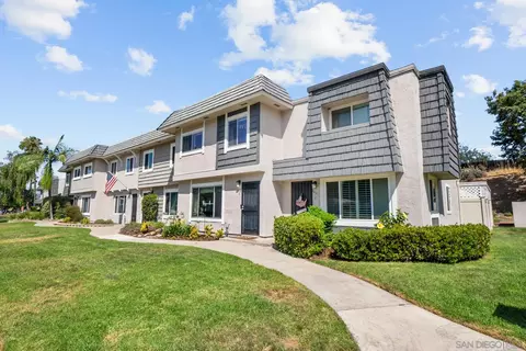 9416 Carlton Oaks Dr #E, Santee, CA 92071