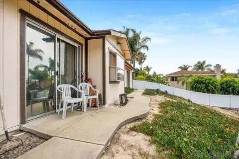 Exterior - 334 Cedar Rd, Vista, CA 92083 photo 2 of 5