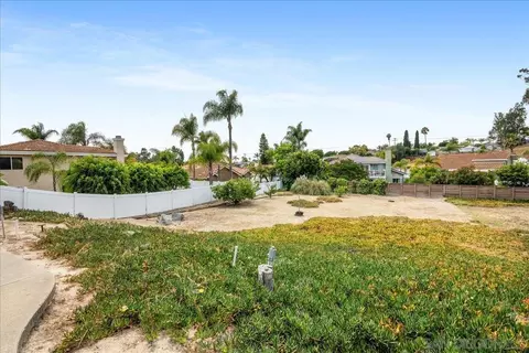 Exterior - 334 Cedar Rd, Vista, CA 92083 photo 1 of 5