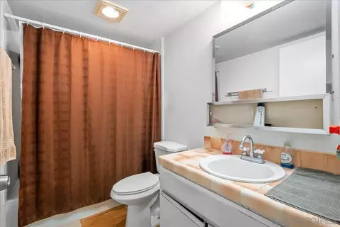 Bath - 334 Cedar Rd, Vista, CA 92083 photo 1 of 3