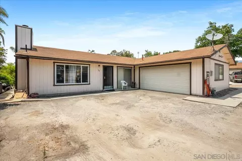 334 Cedar Rd, Vista, CA 92083