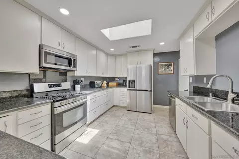 Kitchen - 9129 Prospect Ave, Santee, CA 92071 photo 1 of 3