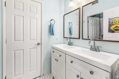 Bath - 4730 Milano Way, Oceanside, CA 92057 photo 2 of 3