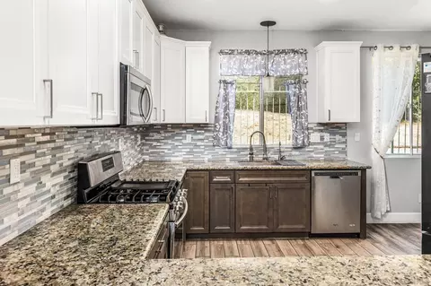 Kitchen - 4730 Milano Way, Oceanside, CA 92057 photo 4 of 4