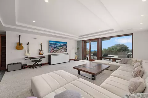 Living - 408 Luzon Ave, Del Mar, CA 92014 photo 2 of 2