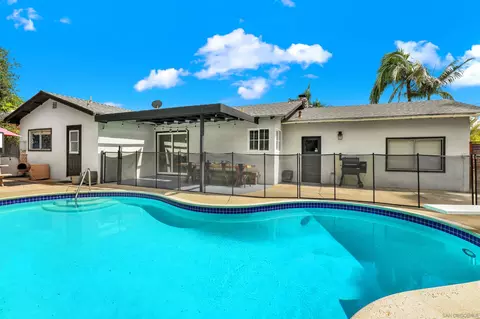 Exterior - 750 Smith Dr, Vista, CA 92084 photo 7 of 10