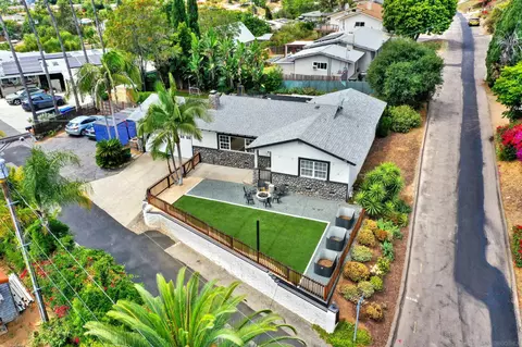 View/Area - 750 Smith Dr, Vista, CA 92084 photo 2 of 9